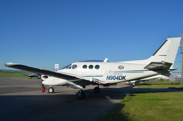 Beechcraft Super King Air 200 (N904DK) - Cloud seeding King Air