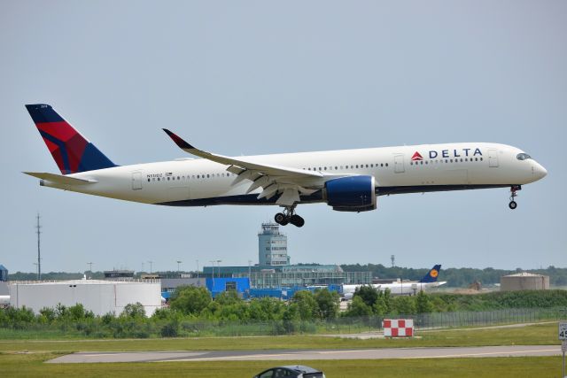 Airbus A350-900 (N513DN) - 22-R 07-09-19