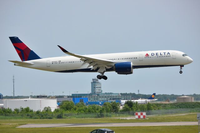 Airbus A350-900 (N513DN) - 22-R 07-09-19