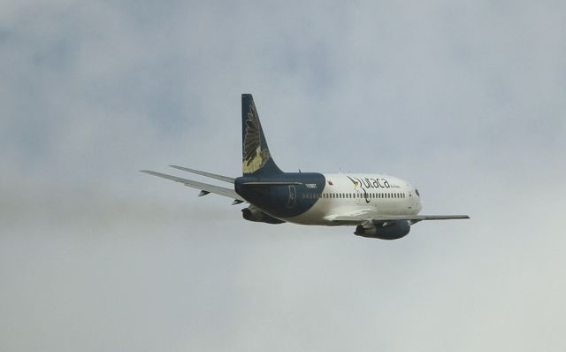 Boeing 737-200 (YV-380T)