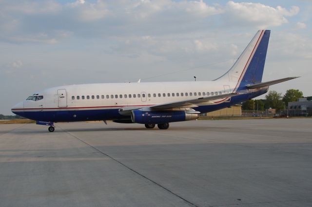 Boeing 737-200 (N251TR)