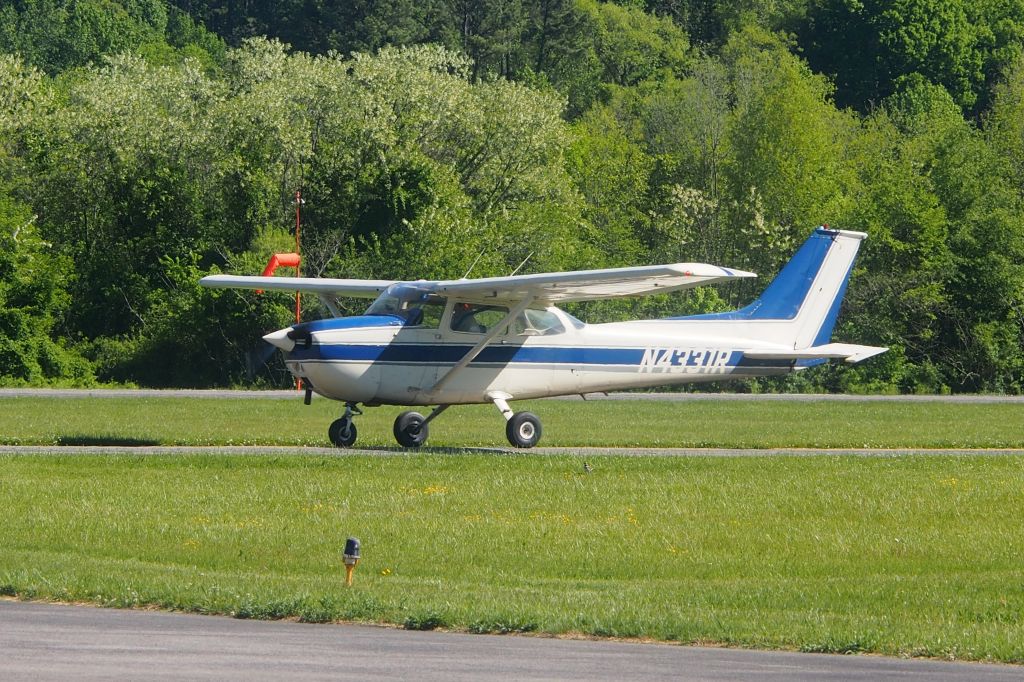 Cessna Skyhawk (N4331R)