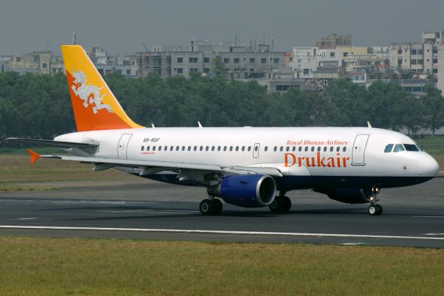 Airbus A319 (A5-RGF)