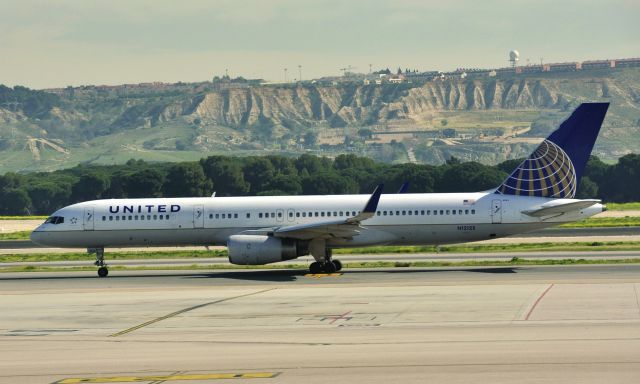 Boeing 757-200 (N12125) - United Airlines Boeing 757-224(WL) N12125 in Madrid 