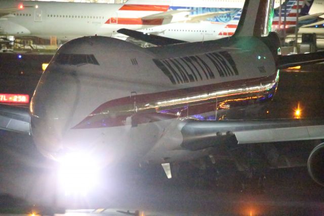 Boeing 747-400 (N403KZ)