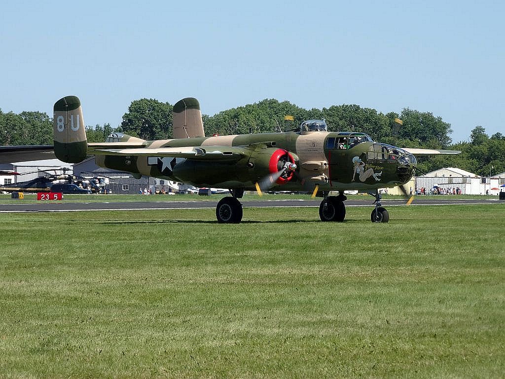 North American TB-25 Mitchell (N25YR)