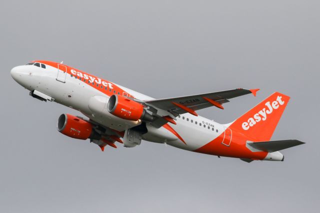 Airbus A319 (G-EZAB) - EZY1847 departing to Pisa.