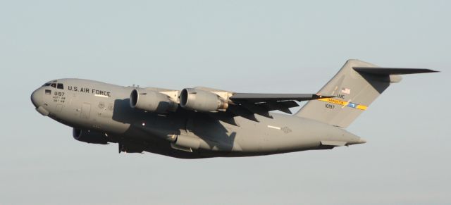 Boeing Globemaster III (01-0197) - Off 36R