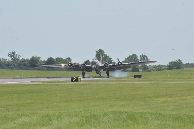 Boeing B-17 Flying Fortress (N5017N)