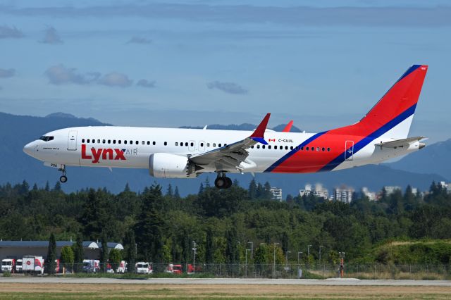 Boeing 737 MAX 8 (C-GUUL)