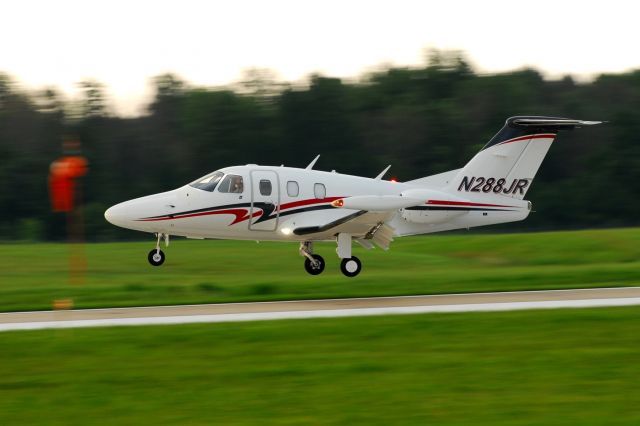 Eclipse 500 (N288JR)