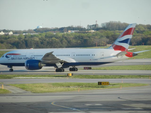 Boeing 787-8 (G-ZBJD) - A British Airways Boeing B787-800 Taxies To The Gate At BWI 