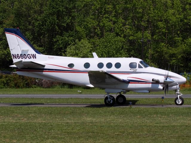 Beechcraft King Air 90 (N660GW)