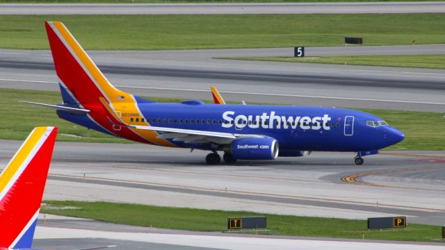 Boeing 737-700 (N238WN)