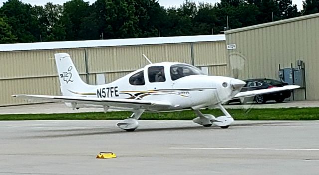 Cirrus SR-22 (N57FE)