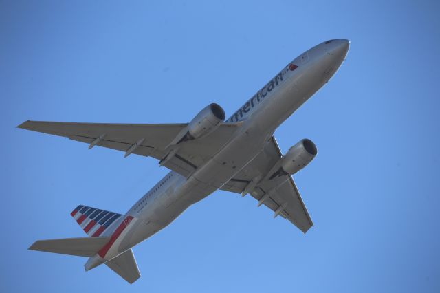 Boeing 777-200 (N793AN)
