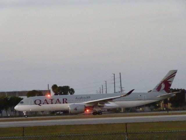 Airbus A350-900 (A7-ALI)