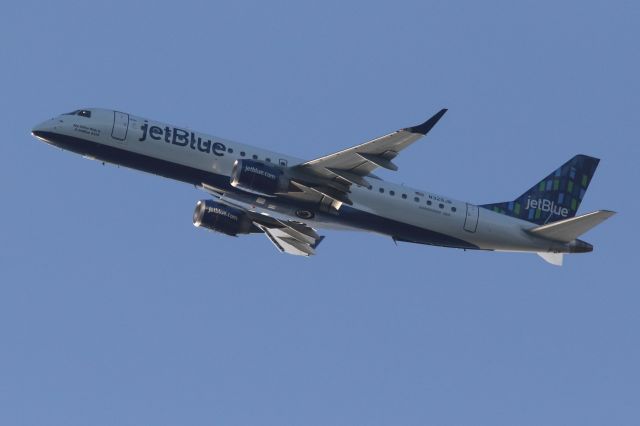 Embraer ERJ-190 (N329JB) - JBU727 departure to KBWI