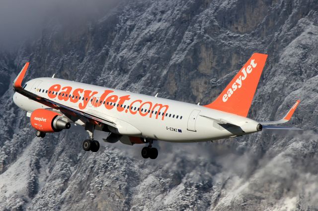 Airbus A320 (G-EZWZ)