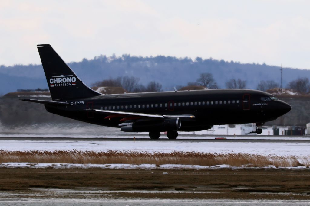 Boeing 737-200 (C-FYPN) - In town for the 4 Nations Hockey Tournament.