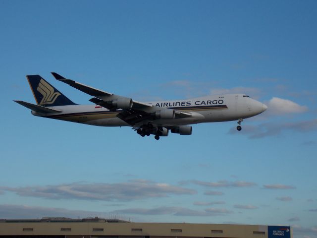 Boeing 747-200 (9V-SFM)