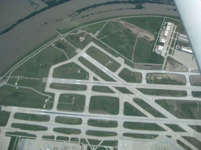 — — - Missouri River flooding.  5 feet from the levee.