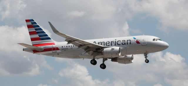 Airbus A319 (N4005X) - On approach to MIA on the morning the 1st June, 2019.