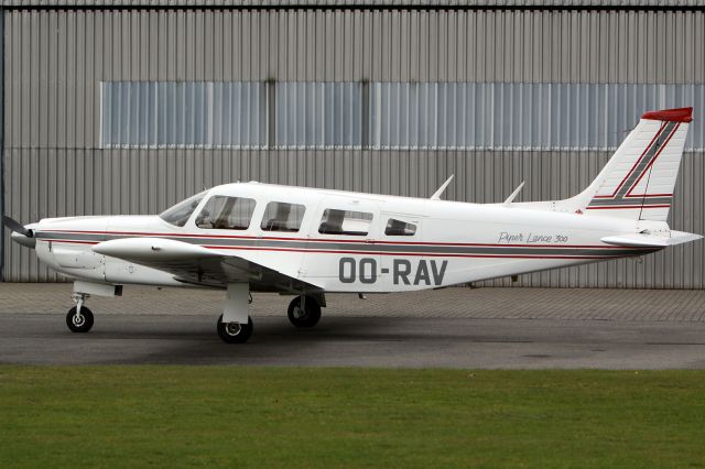 Piper Saratoga/Lance (OO-RAV)