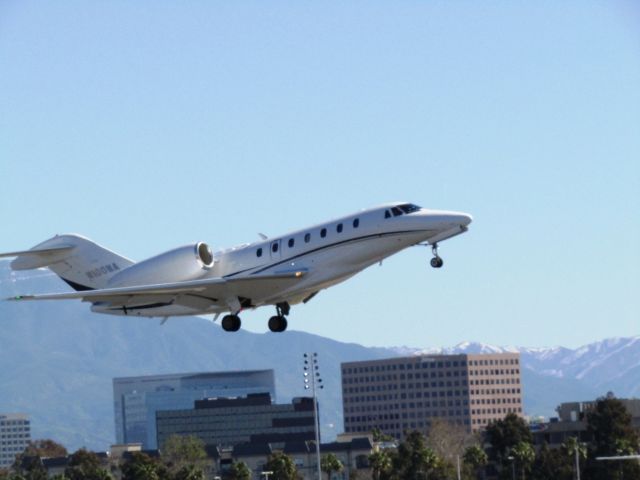 Cessna Citation X (N100MA) - Taking off RWY 20R
