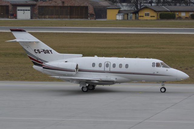 Hawker 800 (CS-DRY)