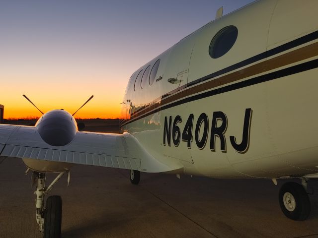 Beechcraft King Air 90 (N640RJ)