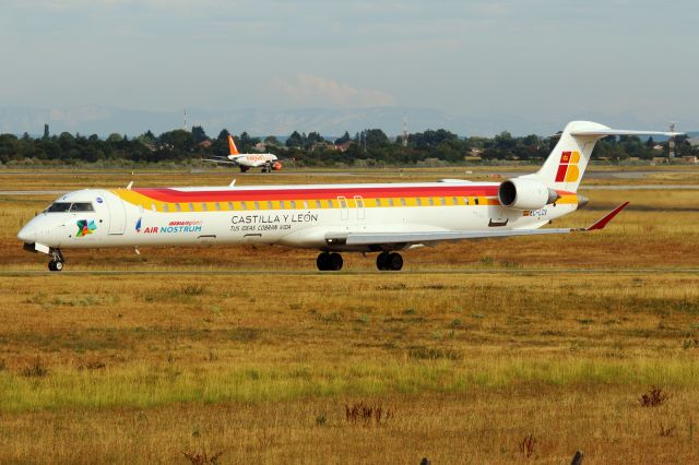 Canadair Regional Jet CRJ-100 (EC-LOX)