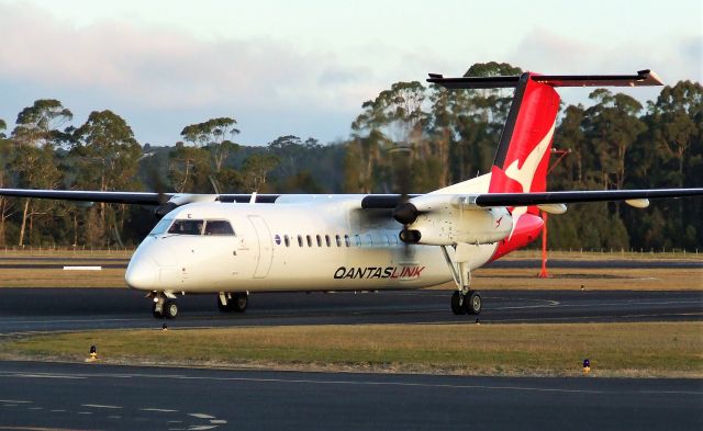 de Havilland Dash 8-300 (VH-TQE) - Qantaslink (Eastern Australia Airlines) Bombardier Dash 8-315Q VH-TQE (msn 596) at Wynyard Airport Tasmania Australia on 12 June 2022.