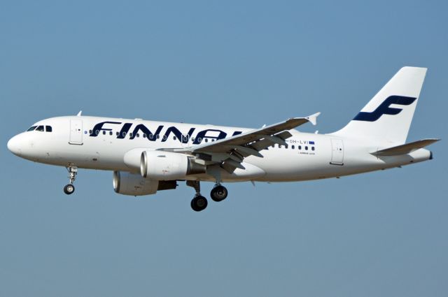 Airbus A319 (OH-LVI) - Kystvejen RWY22L