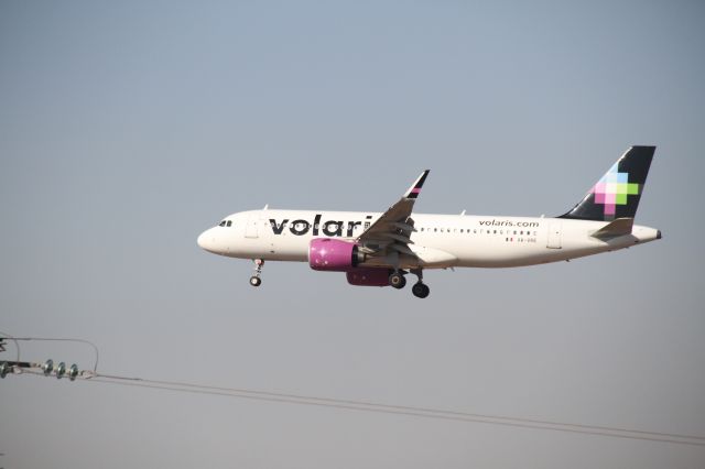 Airbus A320 (XA-VRE) - FINAL APPROACH 27 MMTJ