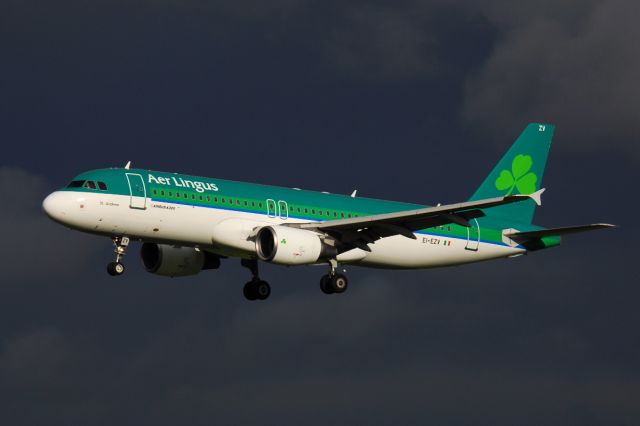 Airbus A320 (EI-EZV) - Newly painted in Aer Lingus colours after a two lease to Virgin Atlantic Little Red. Dublin Airport, November 6th 2015.