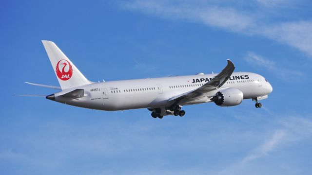 Boeing 787-9 Dreamliner (JA867J) - JAL8101 on rotation from Rwy 16R to begin a delivery flight to NRT on 2.2.17. (ln 526 / cn 34843).