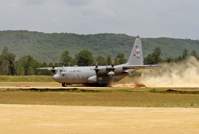 Lockheed C-130 Hercules (89-9106) - 99106 kicking up the dust while departing Ft. McCoy/Young Air Assault Strip, WI on 15 Jul 2013.