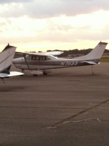 Cessna Skylane (N71133) - Sitting on the Baton Rouge Ramp