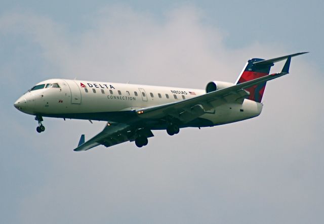 Canadair Regional Jet CRJ-200 (N851AS)