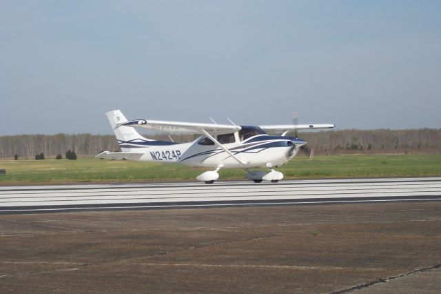 Cessna Skylane (N2424P)