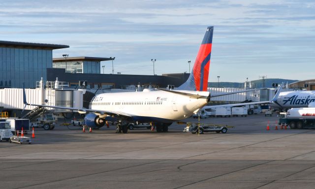 Boeing 737-900 (N857DZ) - Delta Air Lines Boeing 737-932ER(WL) N857DZ in Fairbanks 