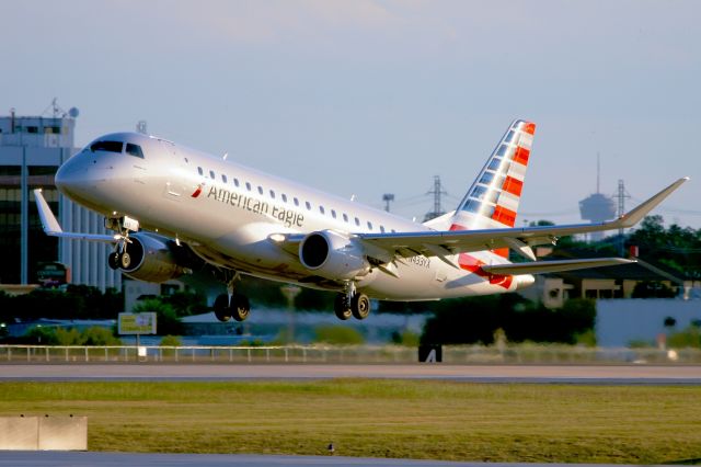 Embraer 170/175 (N433YX) - 4 departure.