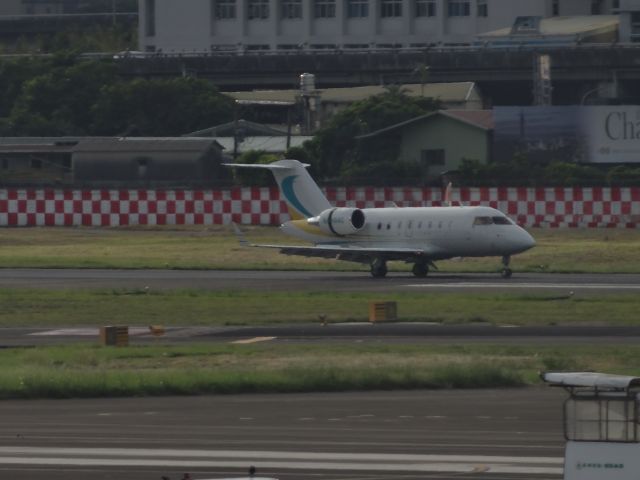 Canadair Challenger (N818AC) - TAIPEI SONGSHAN N818AC