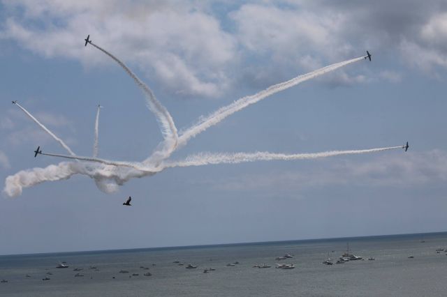 — — - GEICO Skytypers perform a "Bomb burst" at the 2014 Atlantic City Airshow