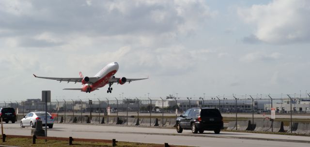 Airbus A330-200 (D-ALPS)