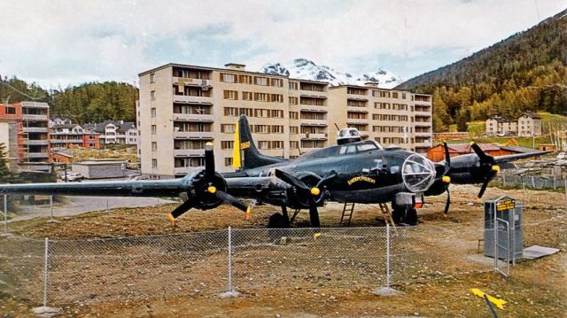 N0000 — - Landed over Zugo see. Switzerland during WW IIbr /Der instandgesetzte Zugersee-Bomber in den 1970 - Foto Rutz, St. Moritz
