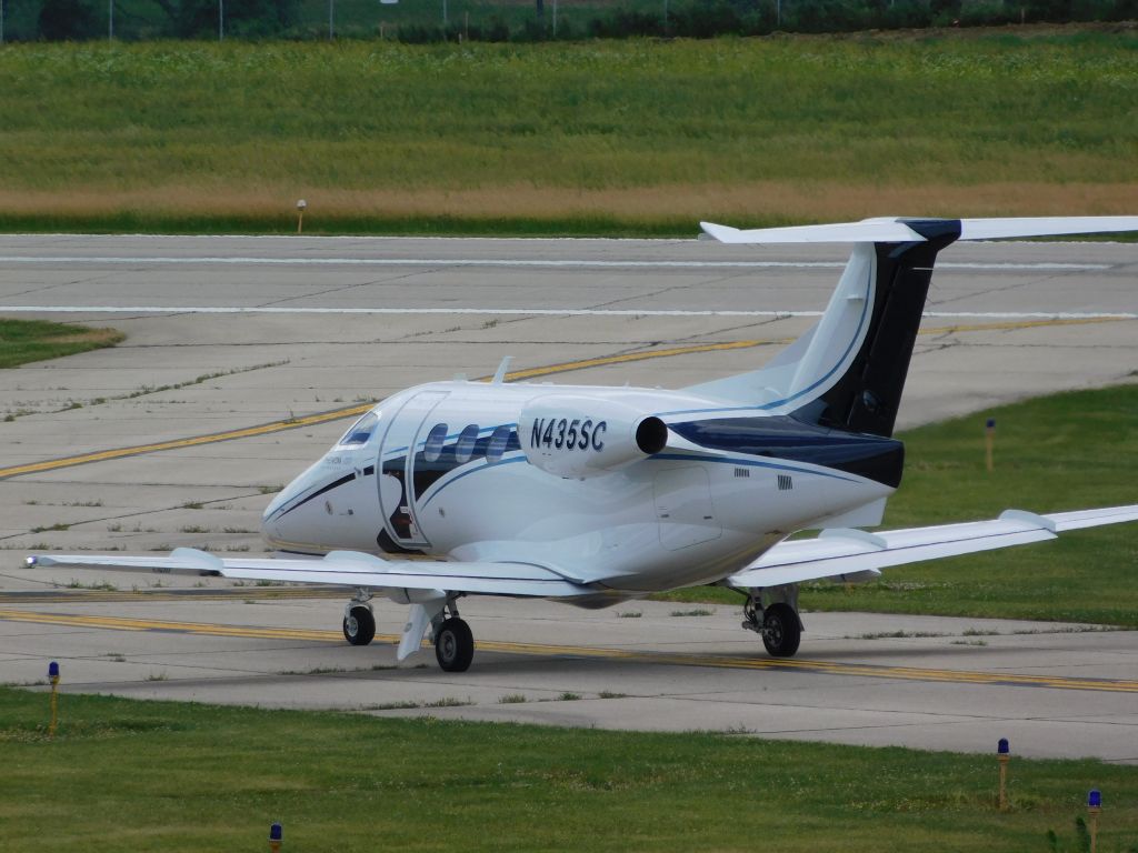 Embraer Phenom 100 (N435SC)