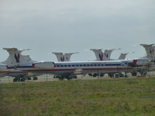 Embraer ERJ-145 (N821AE)