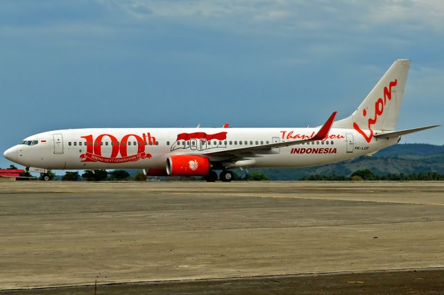 Boeing 737-900 (PK-LOF)